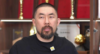 精品久久综合一区二区